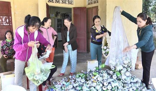 (Tin demo) Hồ Xá: Thu gom ve chai gây quỹ hỗ trợ phụ nữ nghèo